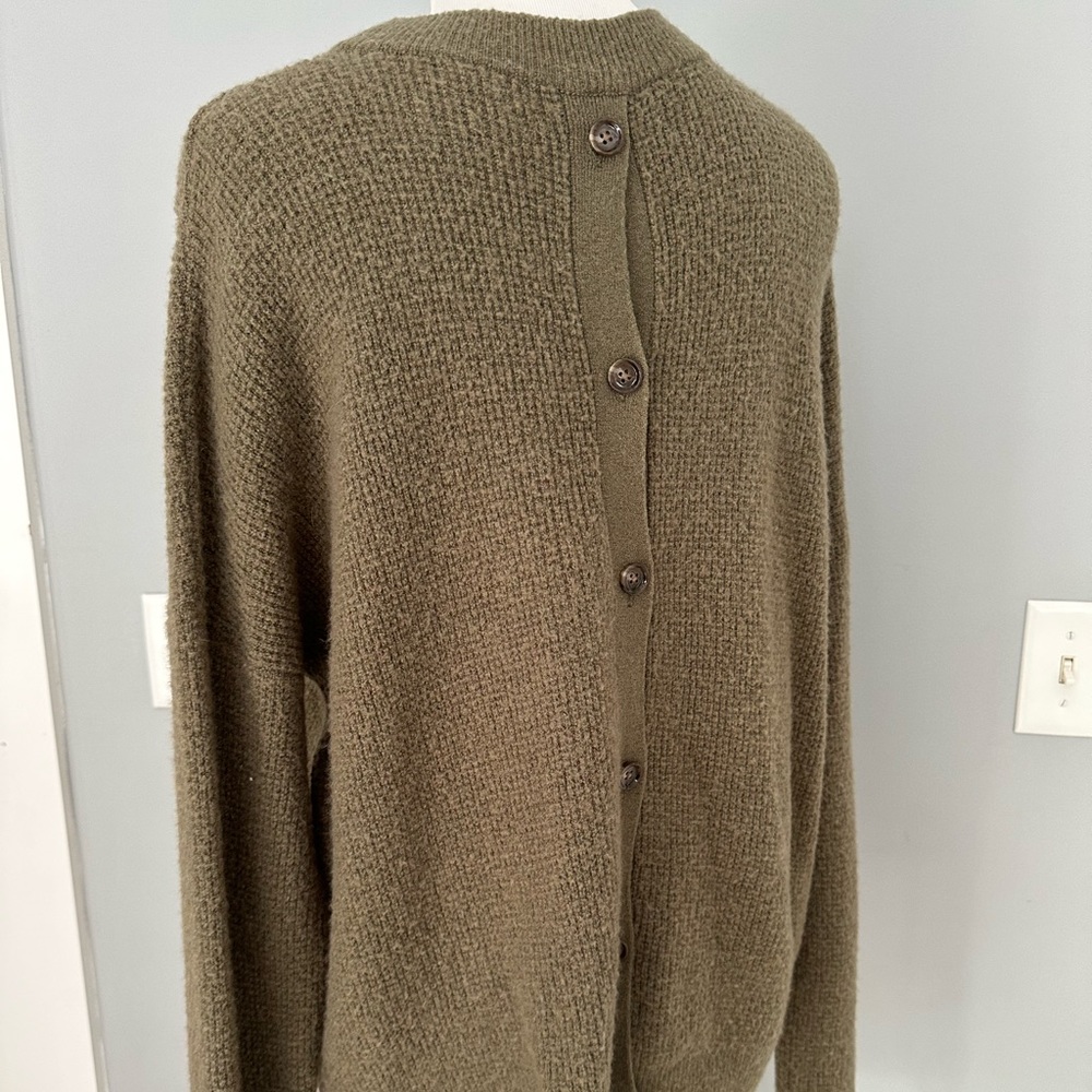 Point Sur button back sweater